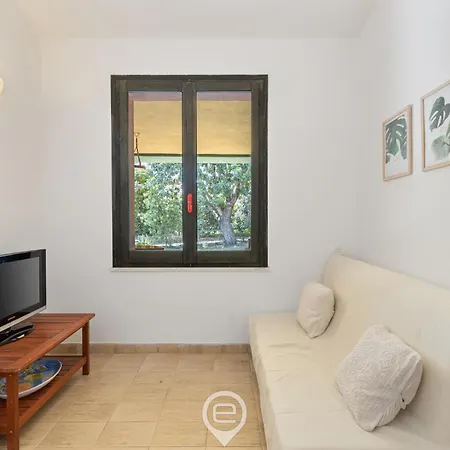 Eleonora بيت للعطل